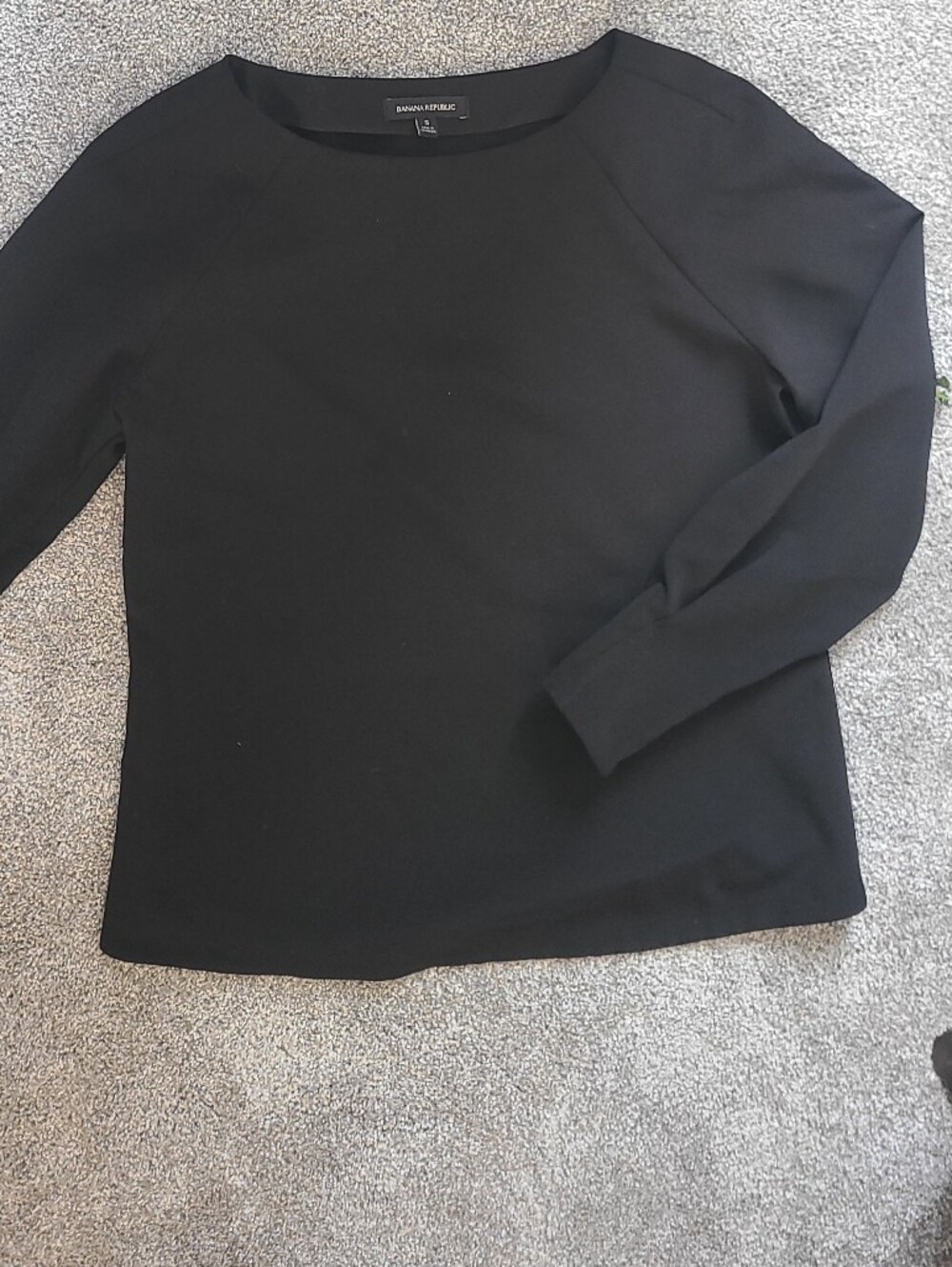 Banana Republic Women's Black Long-Sleeve Crewneck Shirt